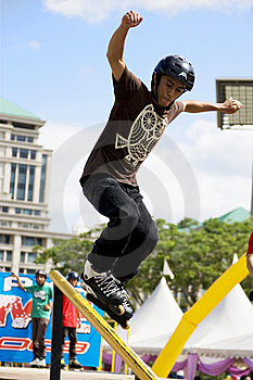 aggressive-inline-skating-(handrail)-action-thumb7517795.jpg